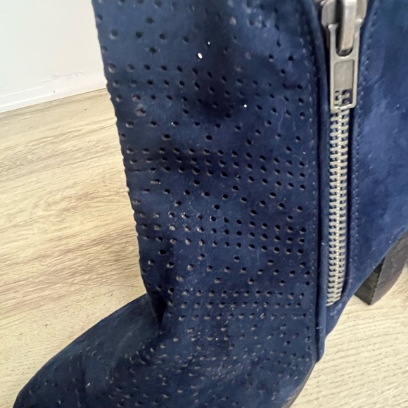Carlos Santana Hacey Navy Blue Ankle Boots Side Zip Women’s Sz 7 M 3.5 Inch Heel - Picture 5 of 12